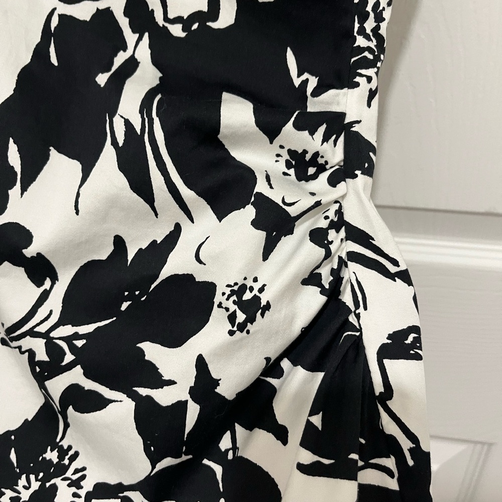 Lauren Ralph Lauren Black and White Floral Print Ruched Sheath Dress Size 8 - Picture 5 of 10